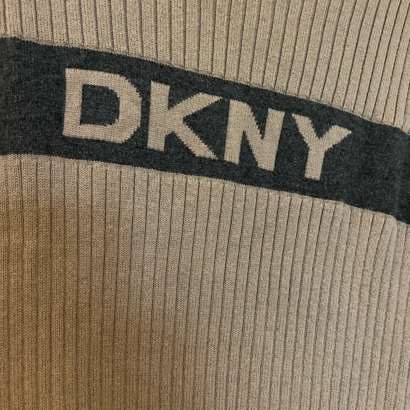 DKNY BEIGE Ribbed 100% Cotton Sweater Size Large - Picture 4 of 13
